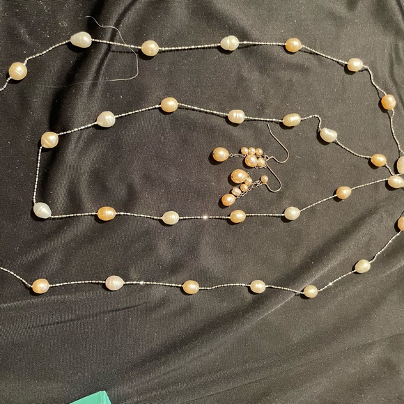 Pearl station necklace with earrings - Picture 2 of 3